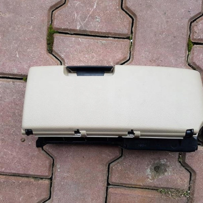 Schowek fotela Mercedes W218 CLS A2128100304