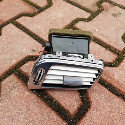 Kratka nawiewu Mercedes W218 CLS A2188300254