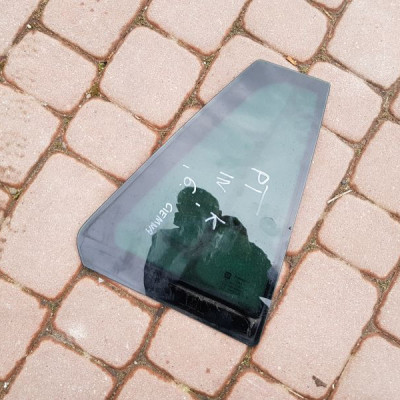 Szyba tył tylna prawa kombi 2016r Opel Insignia