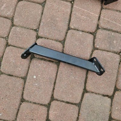 Uchwyt mocowanie wpornik rozpurka Toyota Supra MK5 BMW 8811646-05