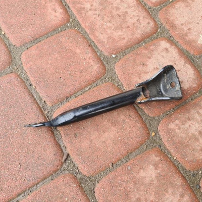 Uchwyt mocowanie rozpurka cwiartki pasa przód Opel Insignia B