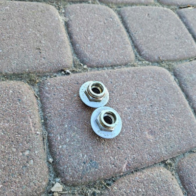 Zestaw srub do chłodnicy automat nakretki wkretki Opel Insignia B