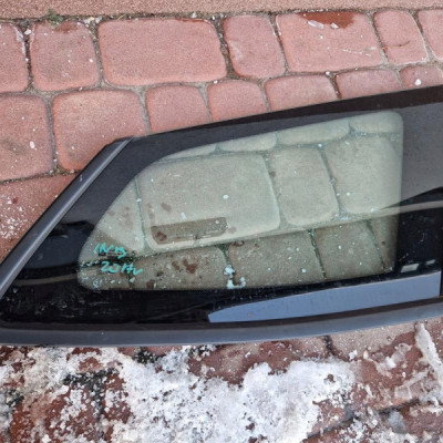 Szyba tył tylna kombi jasna zwykła uszczelka Opel Insignia B 2017r