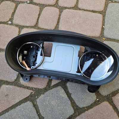 Obudowa licznika licznik osłona bez tarczek Opel Insignia B