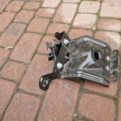 Wspornik uchwyt zamek maski Renault Captur II 2 612002205R 656010547R