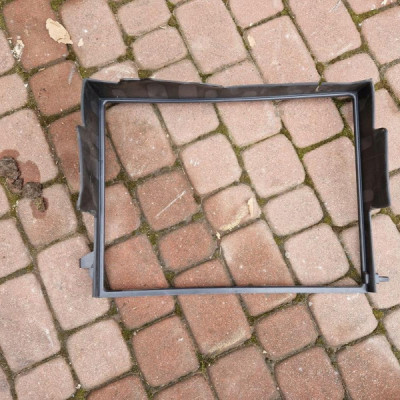 Kierownica powietrza wlot osłona Renault Captur II 2 215599395R