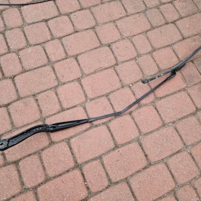 Ramie wycieraczki prawe EU Vivaro B Trafic III Talento 288864419R