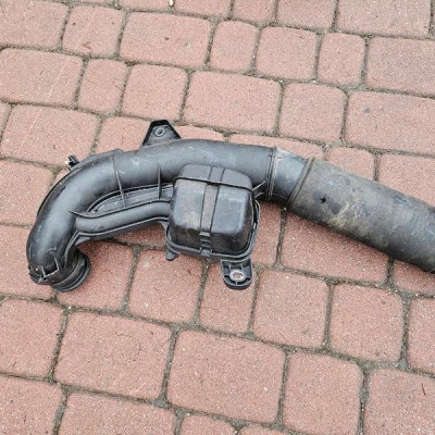 Rura dolot powietrza 2.0DCI LIFT Vivaro B Trafic III Talento 165756662R