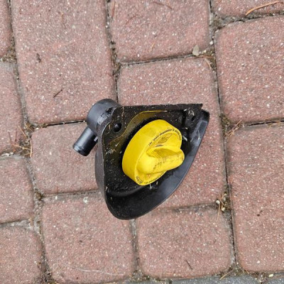 Korek wlewu oleju Vivaro B Trafic III Talento 8200795333