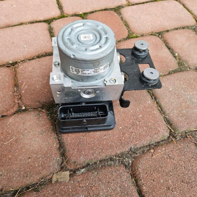 Pompa hamulcowa ABS LIFT Vivaro B Trafic III Talento 476601418R 93459794