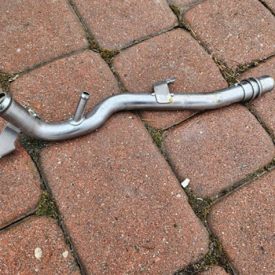 Przewód rura wąż wody oleju 2.0DCI LIFT Vivaro B Trafic III Talento