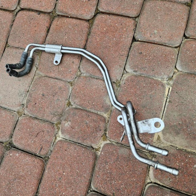 Przewód rura wąż wody oleju 2.0DCI LIFT Vivaro B Trafic III Talento