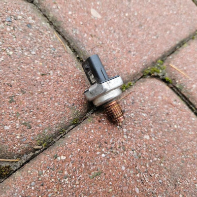 Listwa tryskowa 2.0DCI LIFT Vivaro B Trafic III Talento 810PP06-02