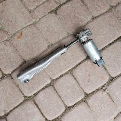 Silniczek regulacji fotela kierowcy Opel Insignia 835839812