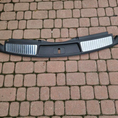 Plastik pasa tylnego obudowa bagaznika Opel Insignia 13222434