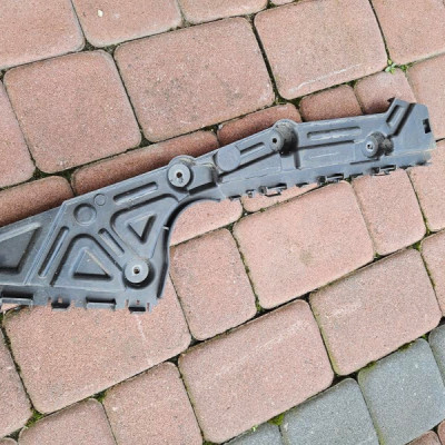 Slizg zderzaka tył tylny lewy Vivaro B Trafic III Talento 852258694r