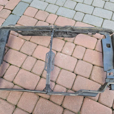 Obudowa osłona chłodnic łąpacz kierownica Renault Megane IV 215549820R