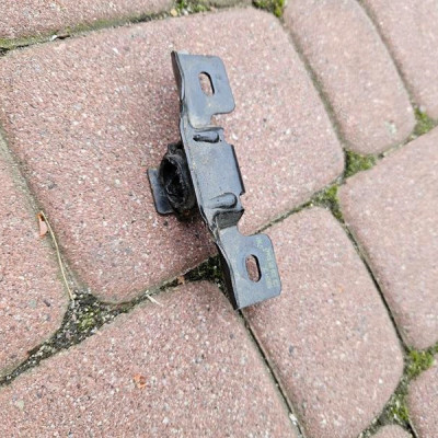 Rygiel uchwyt zamek zabezpieczenie zamka Vivaro B Trafic III Talento