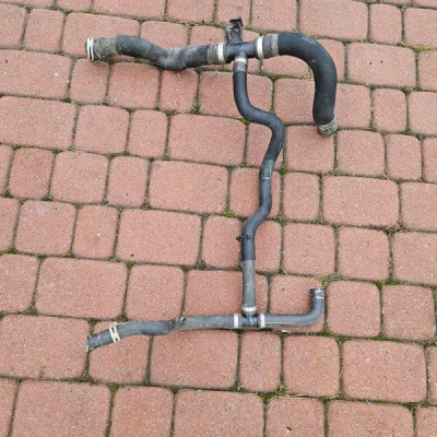 Przewód wody wąż rura 2.0D LIFT Vivaro B Trafic III Talento 215011009R