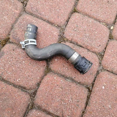 Przewód wody wąż rura 2.0D LIFT Vivaro B Trafic III Talento 217424247R