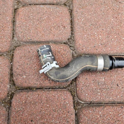 Przewód wody wąż rura 2.0D LIFT Vivaro B Trafic III Talento 924105679R