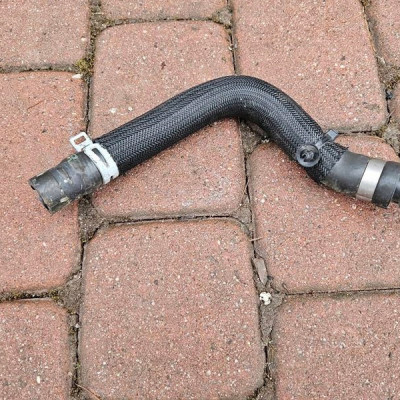 Przewód wody wąż rura 2.0D LIFT Vivaro B Trafic III Talento 217423030R