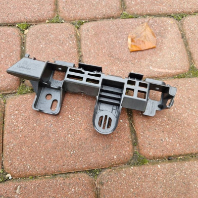 Ślizg przód przedni lewy błotnika Opel Adam 13495490