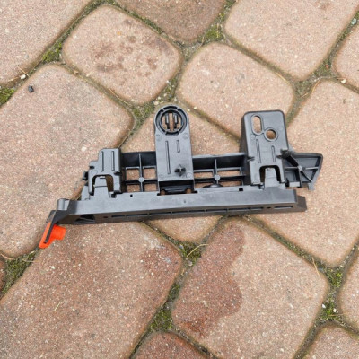 Ślizg przód przedni prawy kompletny błotnika Opel Adam 13495491 13355311