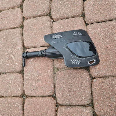 Sprysk spryskiwacz lewy zaślepka spryskiwaczy Opel Zafira C 20848433