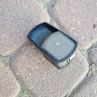 Przełącznik szyb sterownie Opel Corsa D 13206806