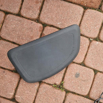 Poduszka AIRBAG fotela prawa fotelowka Opel Corsa D 13213587