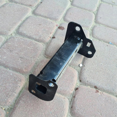 Wspornik sanek mocowanie strefa zgniotu P Renault Captur II 2 561103790R