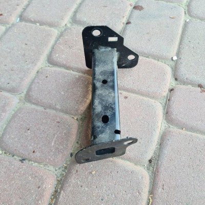 Wspornik sanek mocowanie strefa zgniotu L Renault Captur II 2 561119603R