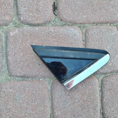 Trójkąt prawa błotnika zaślepka chrom Renault Captur II 2 638744851R