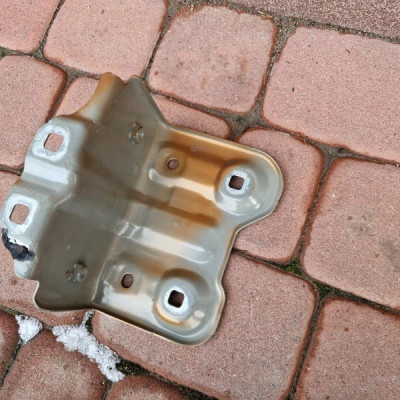 Wspornik mocowanie błotnika lewe Renault Captur II 2 663518628R