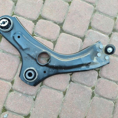 Wahacz przód przedni lewy Juke II Renault Captur II 2