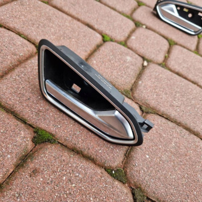 Klamka chrom chromowana prawa srebrna Renault Captur II 2 826723042R