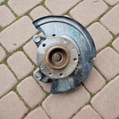 Zwrotnica piasta łożysko przód przednia lewa Renault Captur II 2