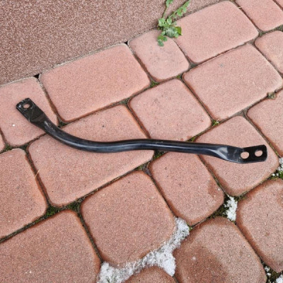 Uchwyt wspornik pasa pas przedni maski mocowanie Renault Captur II 2