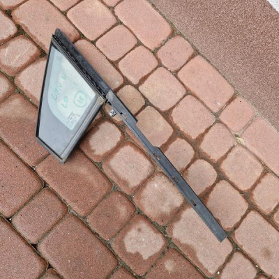 Szyba przód przednia lewa drzwi 2018r Renault Captur II 2