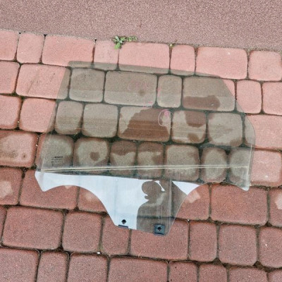 Szyba tył tylna jasna lewa drzwi 2019r Renault Captur II 2