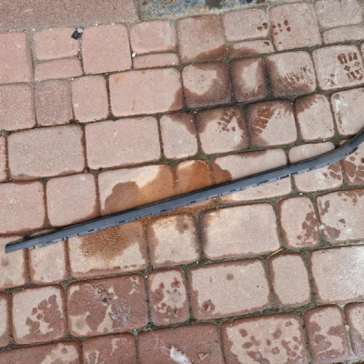 Listwa zgarniacz drzwi chrom uszczelka tył lewa Renault Captur II 2