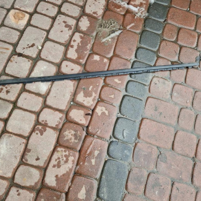 Listwa zgarniacz drzwi chrom uszczelka przód lewa Renault Captur II 2