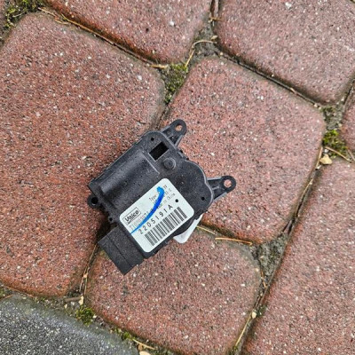 Silniczek nagrzewnicy sterownik Opel Vivaro B TRAFIC III TALENTO T1020397J