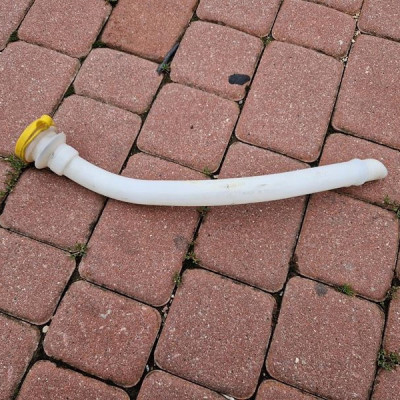 Korek wlew rurka Zbiorniczka Spryskiwacza Renault Kangoo 8200409455