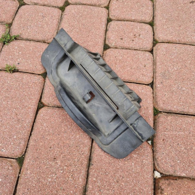 Zaślepka obudowa grilla atrapy Opel Vivaro B TRAFIC III TALENTO 623826775R