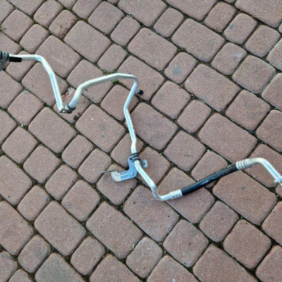 Przewód klimatyzacji 1.6 Opel Vivaro B TRAFIC III TALENTO 924807649R