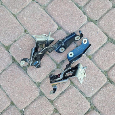 Zawias maski komplet Opel Vivaro B TRAFIC III TALENTO 654004002R 654010249R