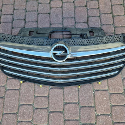 Grill Atrapa chrom Opel Vivaro B 214B37781R
