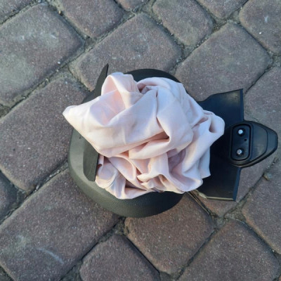 Poduszka AIRBAG kierowcy Opel Vivaro B Trafic III Talento 985704073R